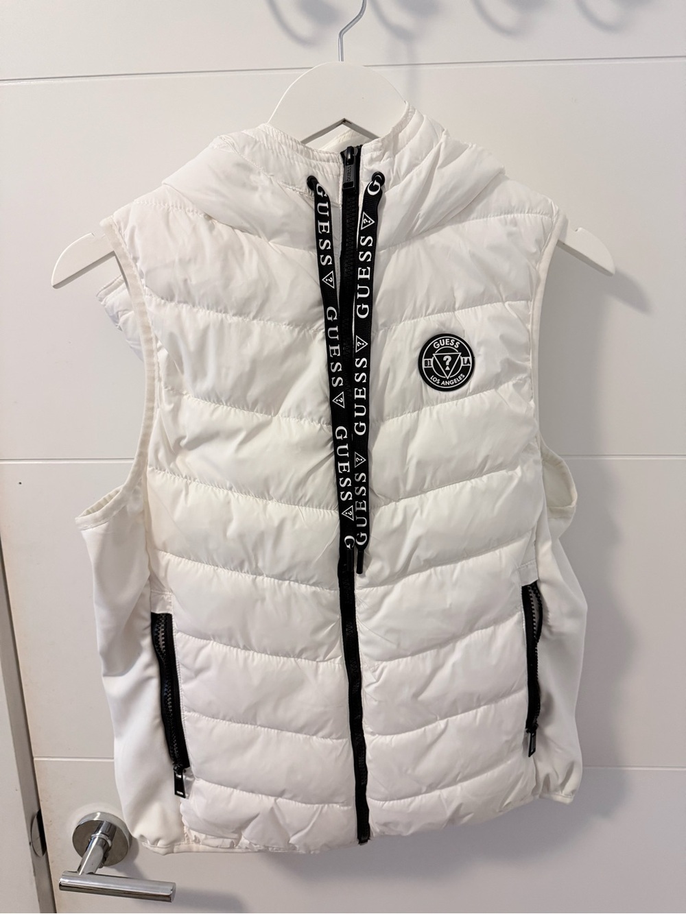 NWOT GUESS White Quilted Hooded Puffer Vest with Black Logo Trim